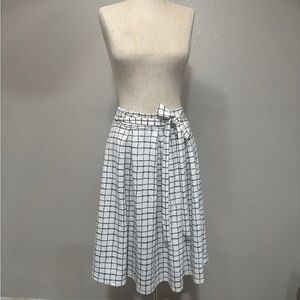 Elegant White Checkered Skirt